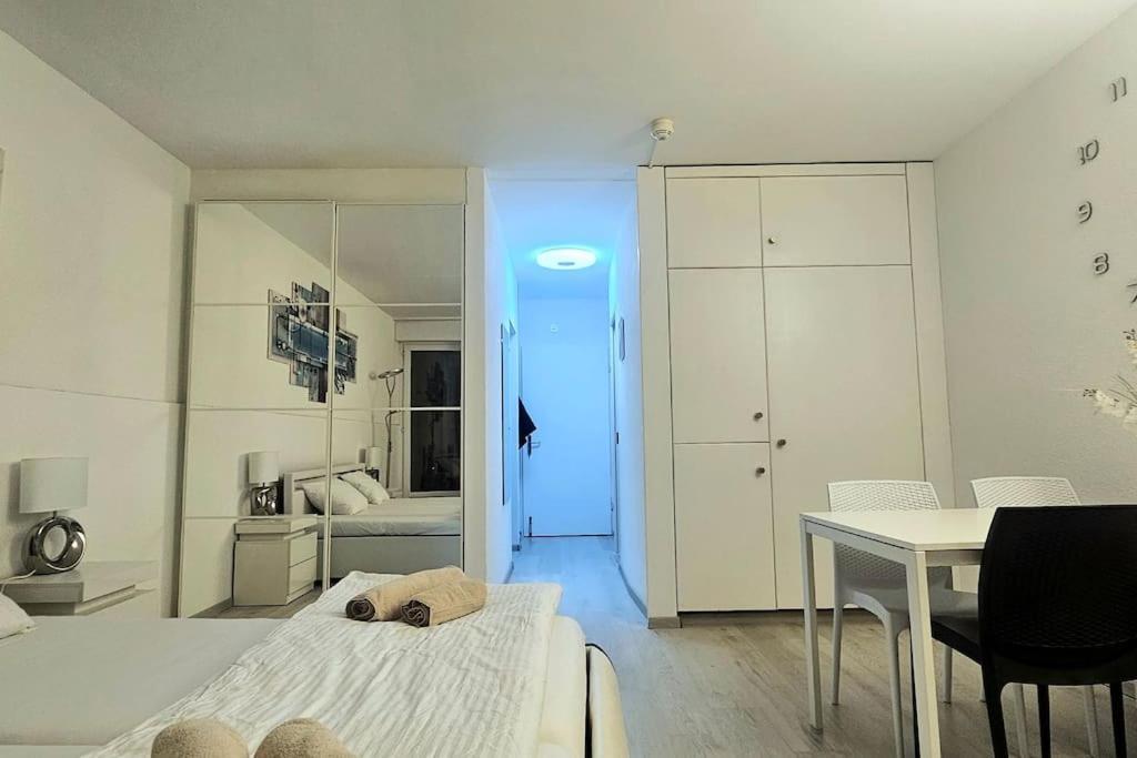 Idyllische Ferienwohnung In Bissone Exterior foto